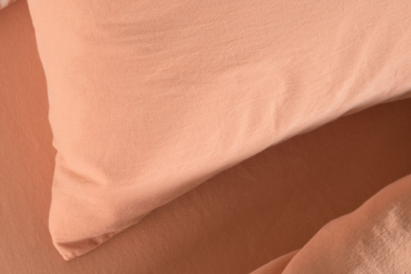 Taie d'oreiller en satin de coton bio lavé uni | Maison Aveni