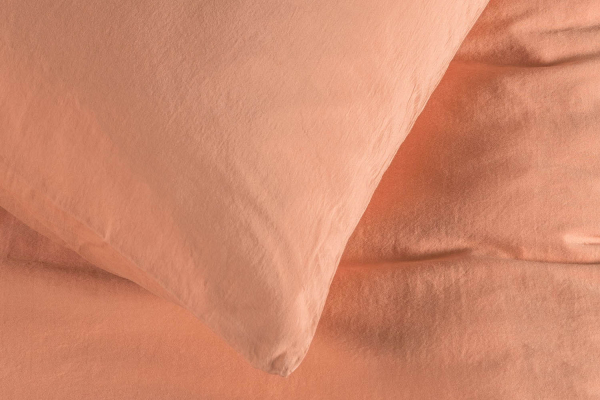 Taie d'oreiller en satin de coton bio lavé uni | Maison Aveni