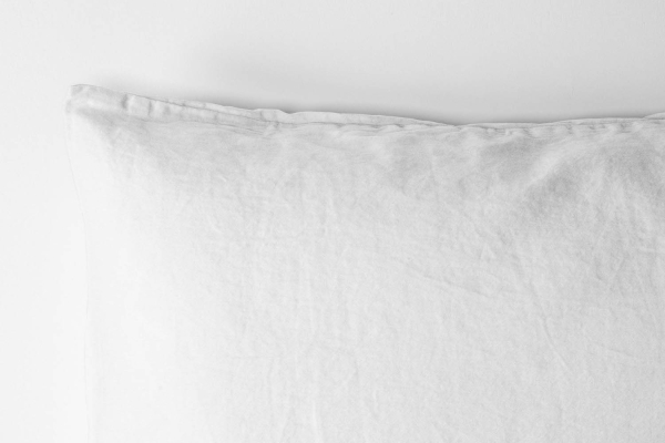 Taie d'oreiller en satin de coton bio lavé uni | Maison Aveni