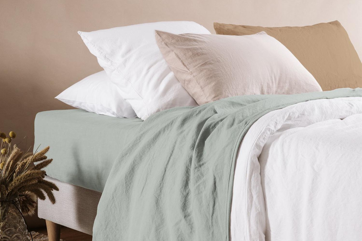 Taie d'oreiller en satin de coton bio lavé uni | Maison Aveni