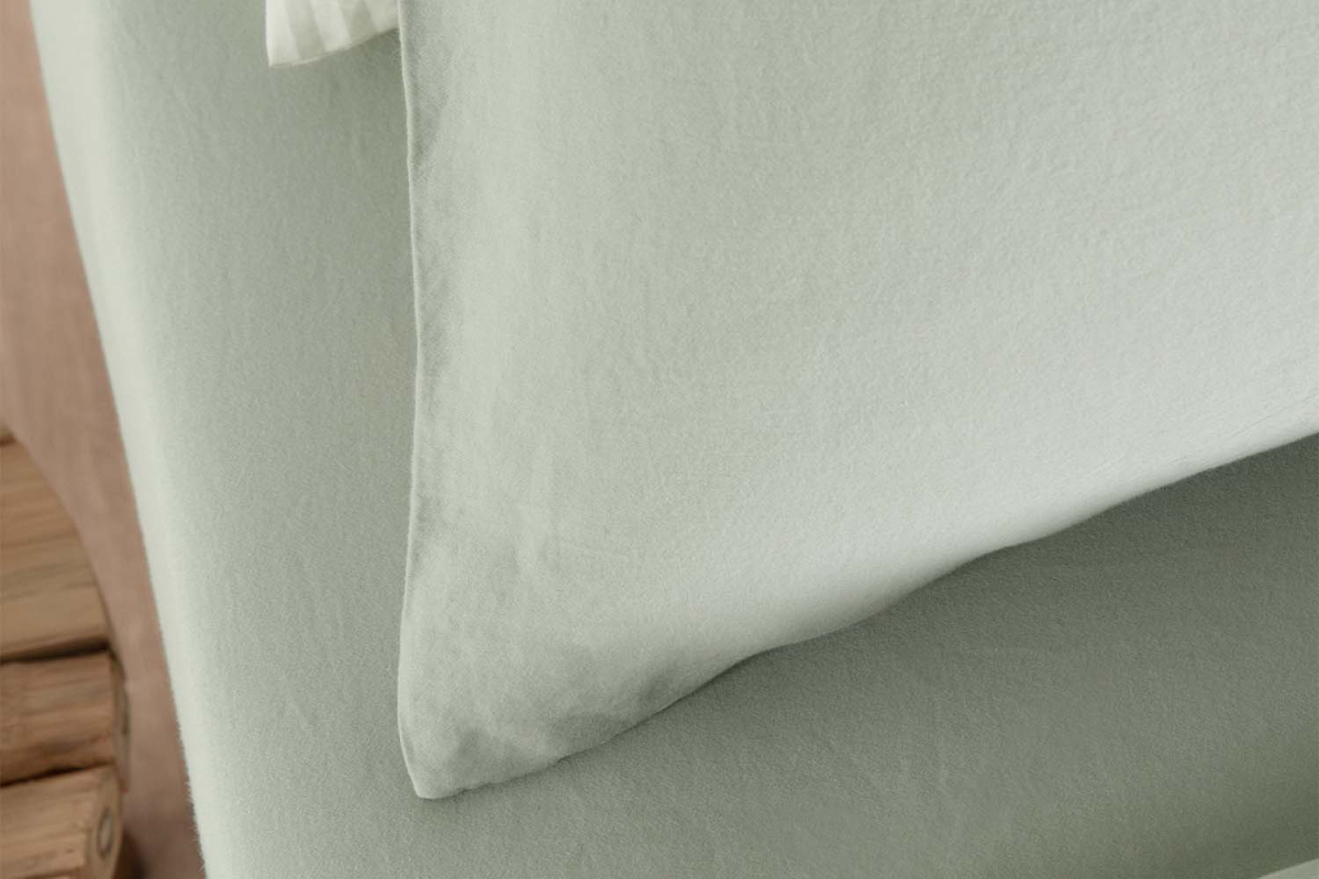 Taie d'oreiller en satin de coton bio lavé uni | Maison Aveni