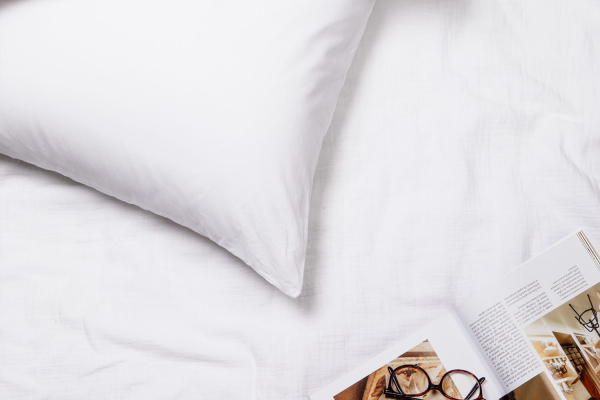 Oreiller avec une enveloppe en coton bio | Maison Aveni