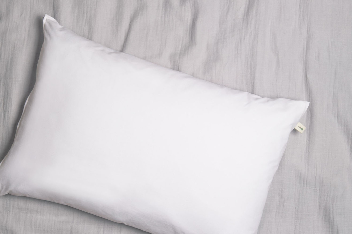 Oreiller avec une enveloppe en coton bio | Maison Aveni