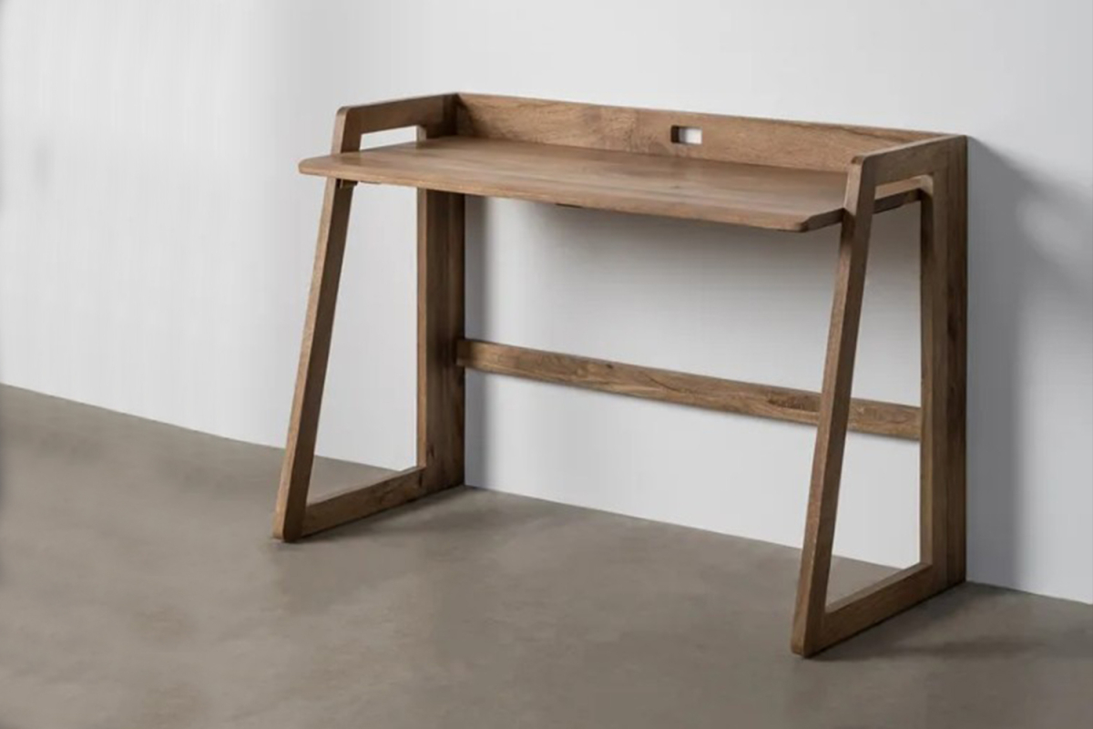 Houten bureau Linea
