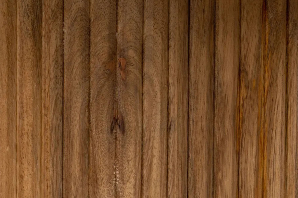 Table basse ronde en manguier et marbre - Bijou de design naturel