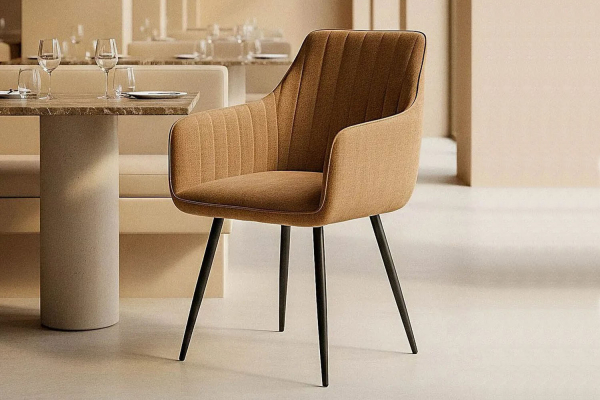 Chaise en tissu et pieds métal Elmar