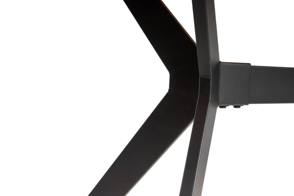 Table effet noyer et pieds métal 6-8 pers. pour salon raffiné