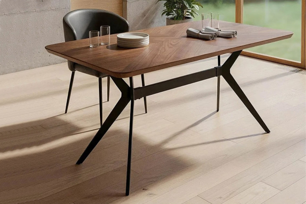Table effet noyer et pieds métal 6-8 pers. pour salon raffiné