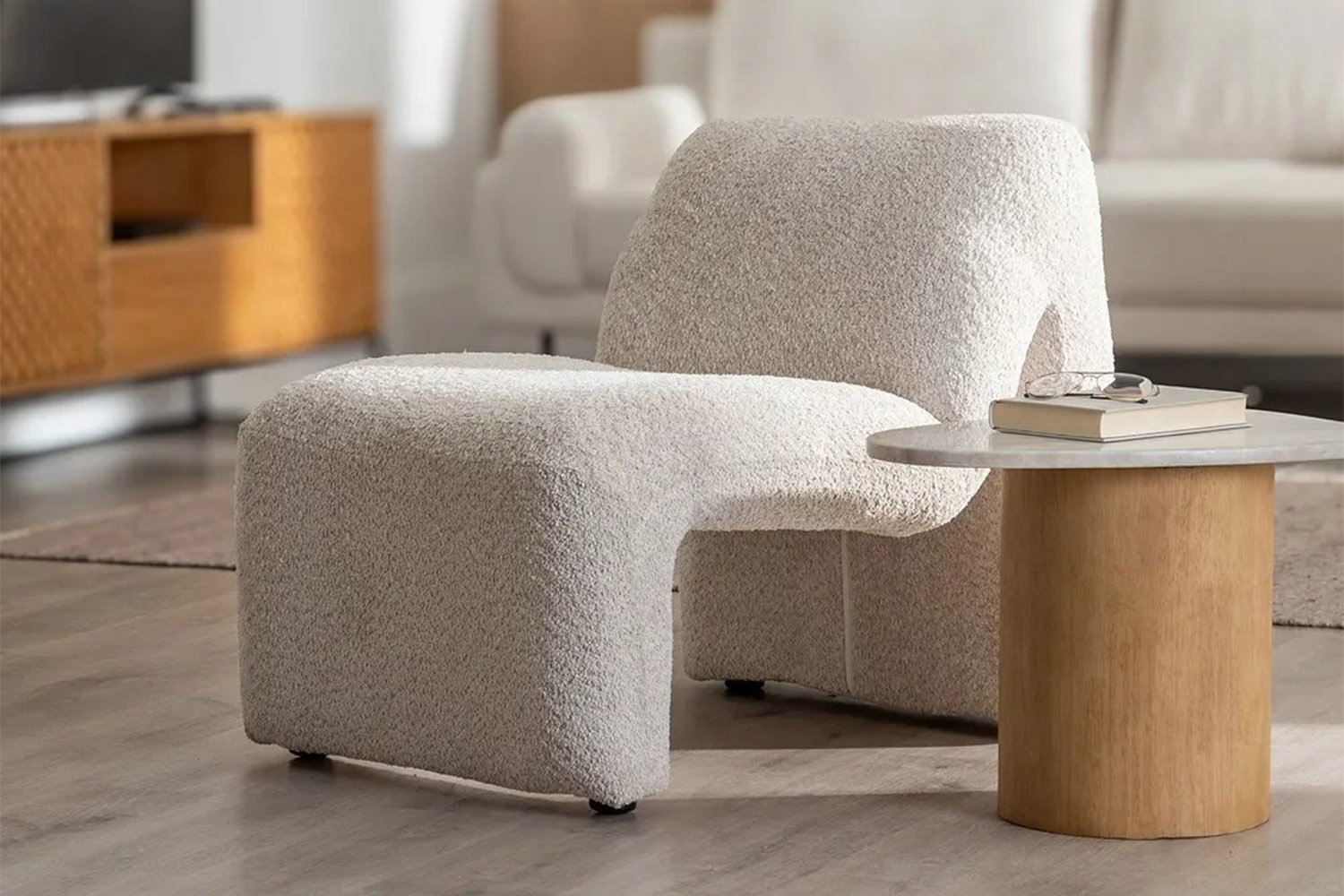 Fauteuil design Naelis – Bouclette chic & confort raffiné
