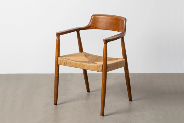 Chaise avec accoudoirs en hévéa massif et cordes naturelles Avelor