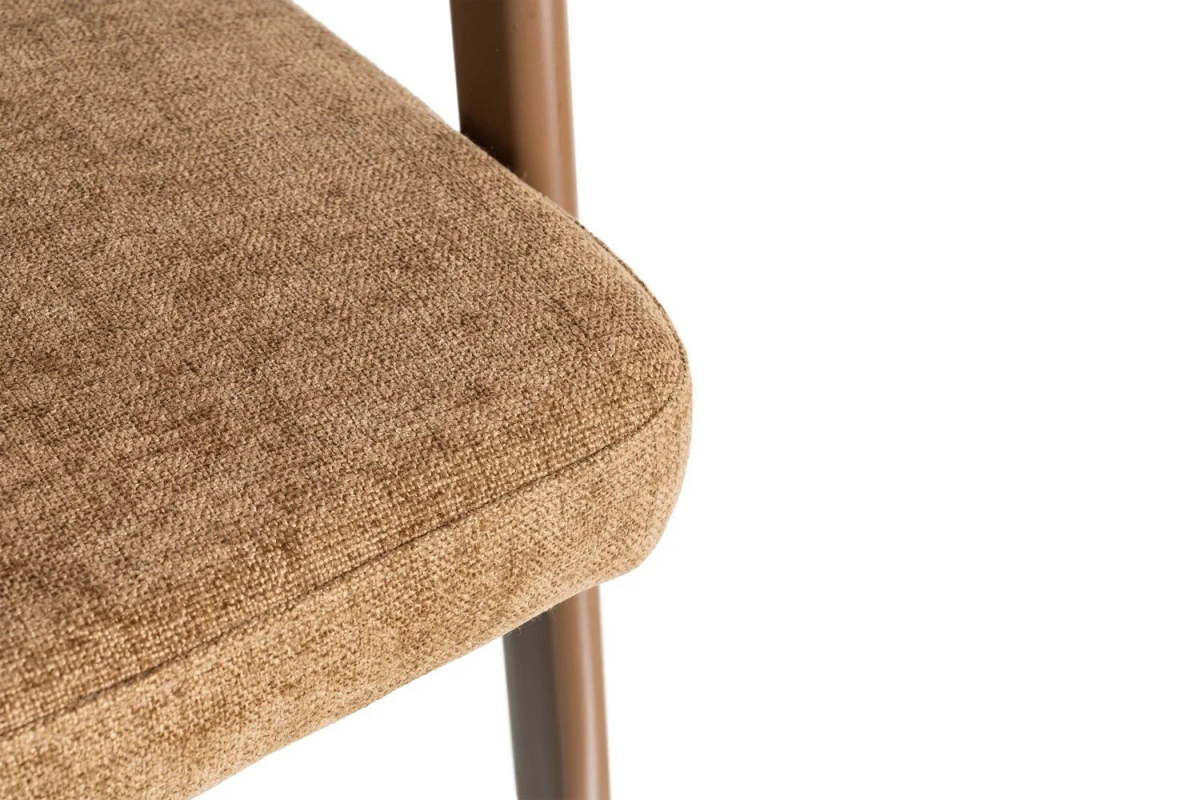 Chaise avec accoudoirs en tissu et pieds métal Néris