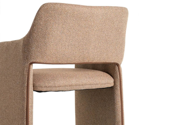 Chaise avec accoudoirs en tissu texturé Calem