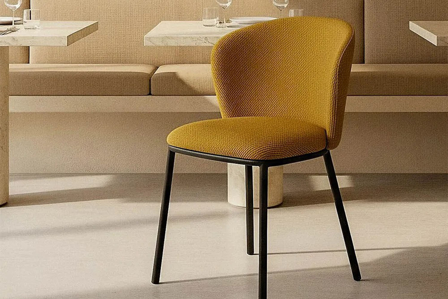 Chaise en tissu texturé et pieds métal Sorren