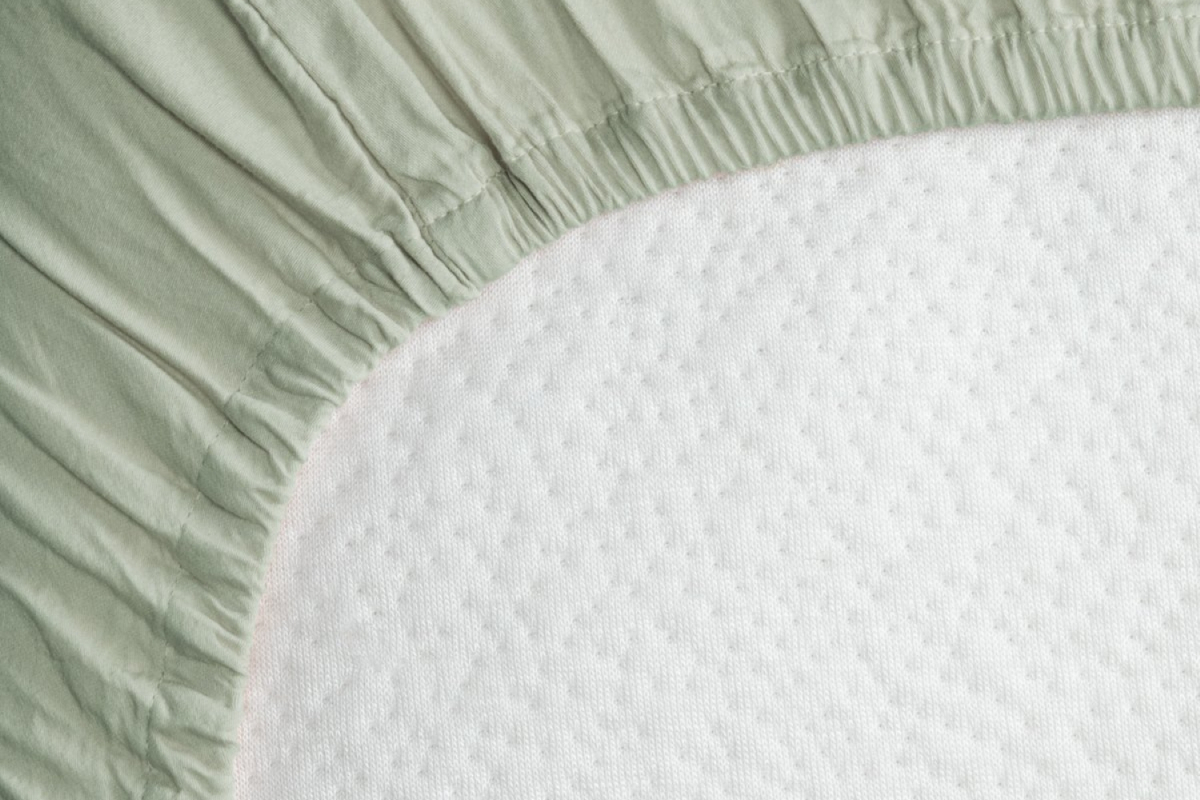 Drap housse satin de coton bio lavé uni | Maison Aveni