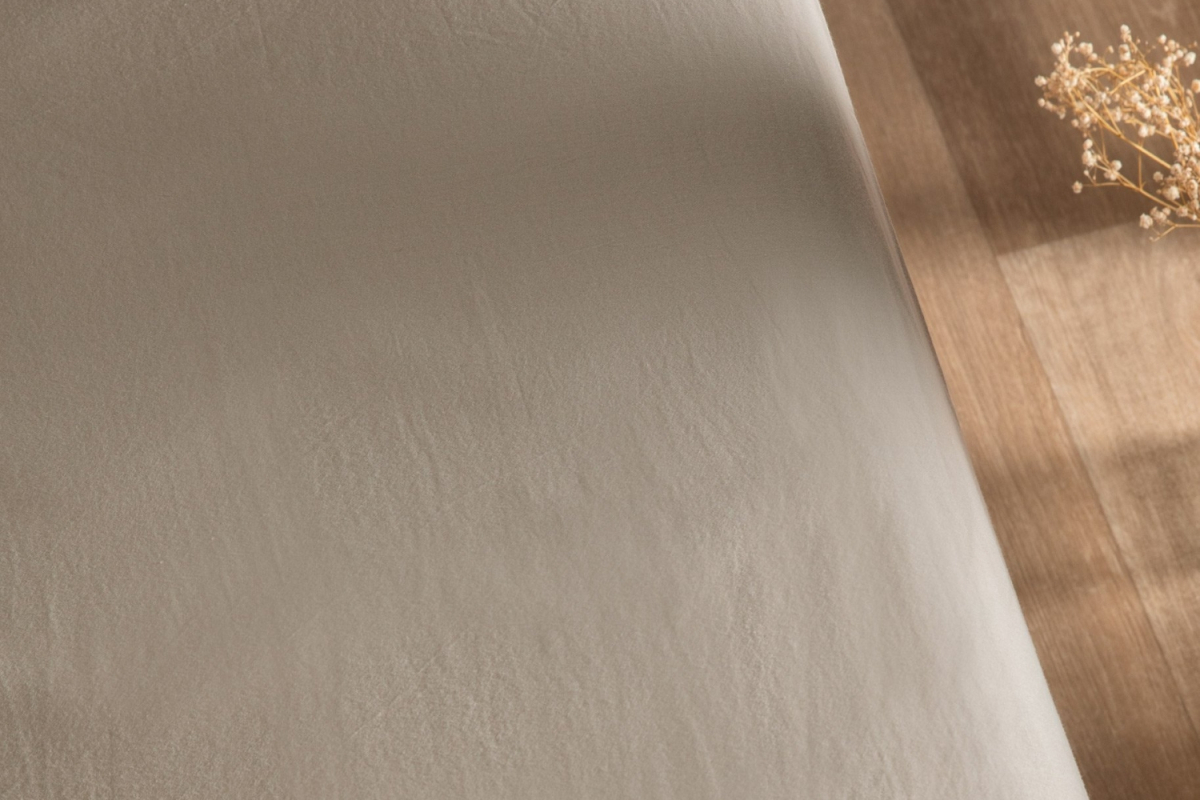 Drap housse satin de coton bio lavé uni | Maison Aveni