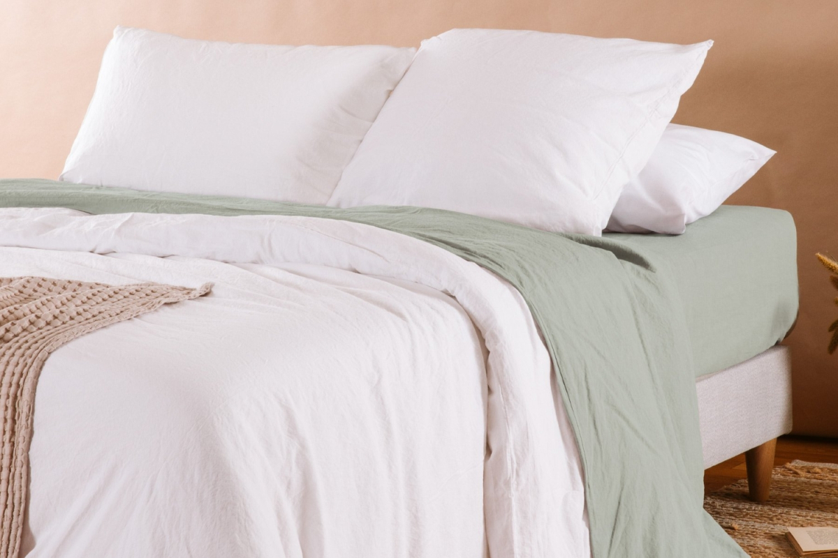 Drap housse satin de coton bio lavé uni | Maison Aveni