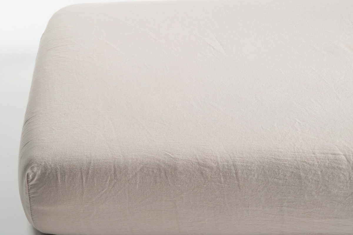 Drap housse satin de coton bio lavé uni | Maison Aveni