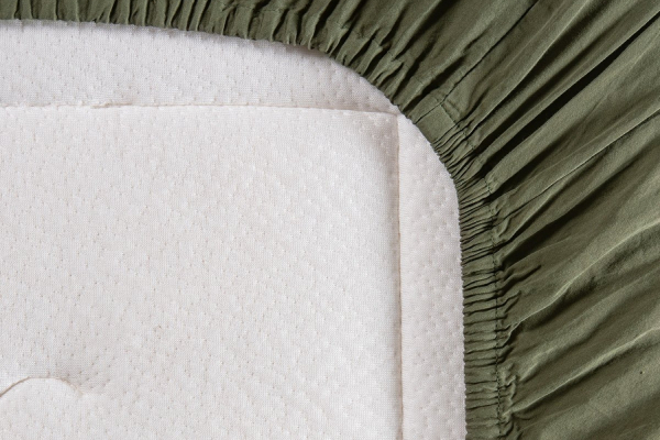 Drap housse satin de coton bio lavé uni | Maison Aveni