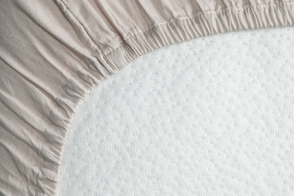 Drap housse satin de coton bio lavé uni | Maison Aveni