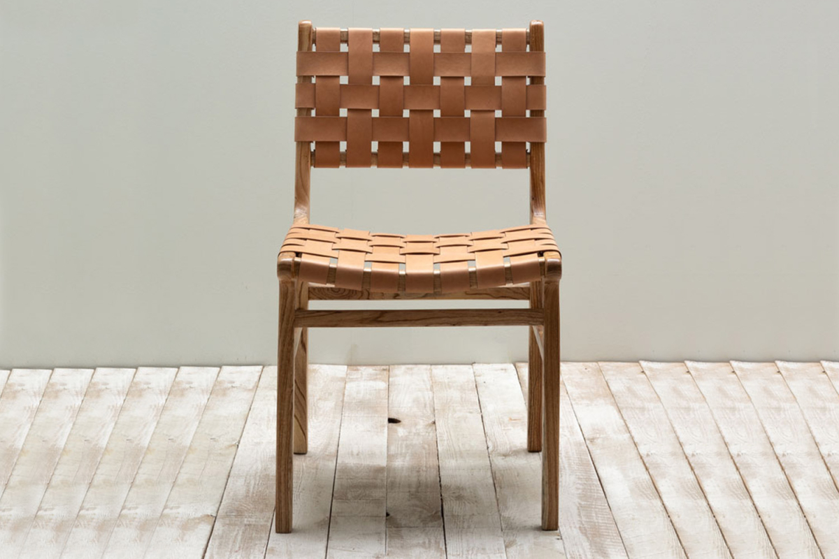 Chaise en manguier massif et cuir tressé Coren