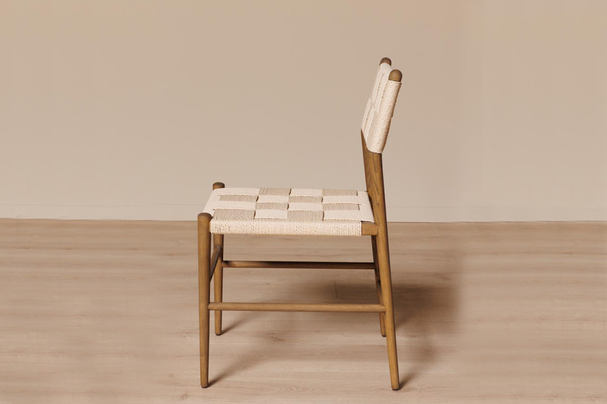Chaise en frêne massif et tissage Enorae