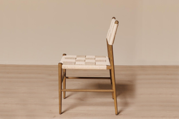 Chaise en frêne massif et tissage Enorae