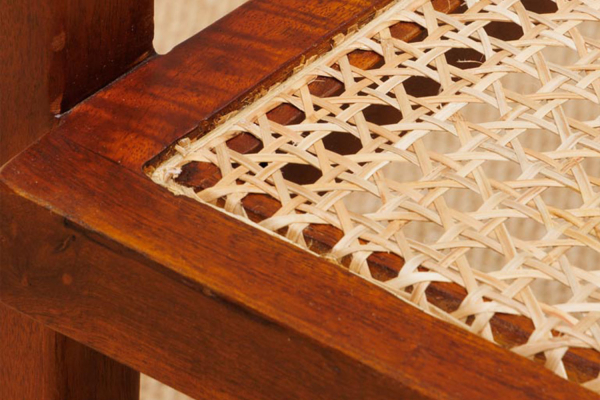 Chaise avec accoudoirs manguier et cannage Sorenza