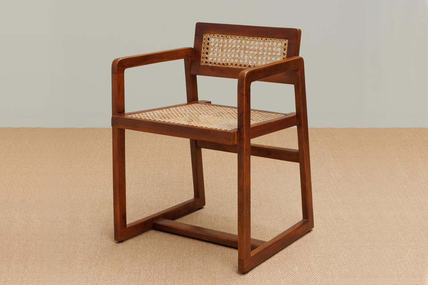 Chaise avec accoudoirs manguier et cannage Sorenza