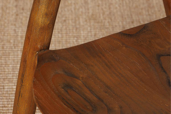 Chaise avec accoudoirs en sungkai massif Isandor