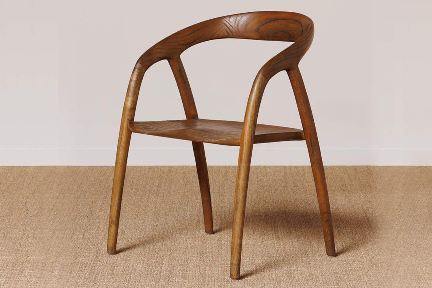 Chaise avec accoudoirs en sungkai massif Isandor