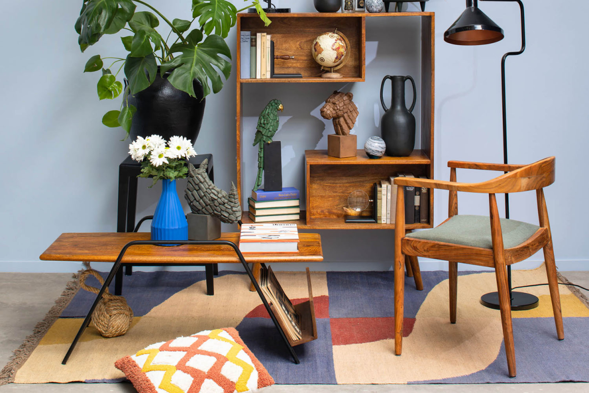 Chaise avec accoudoirs en acacia massif et tissu Maelis