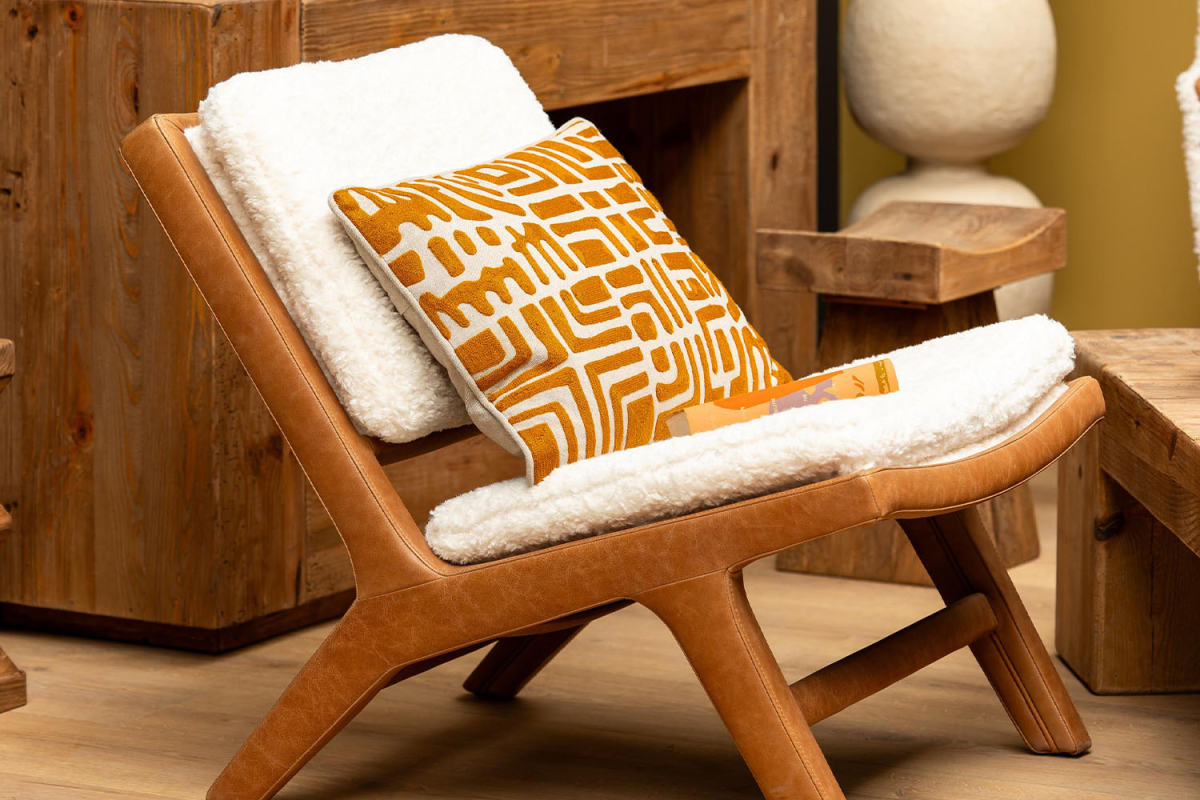 Fauteuil en bois cuir et bouclette Elora