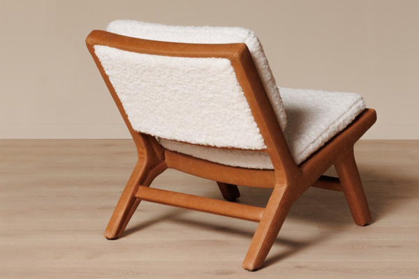 Fauteuil en bois cuir et bouclette Elora