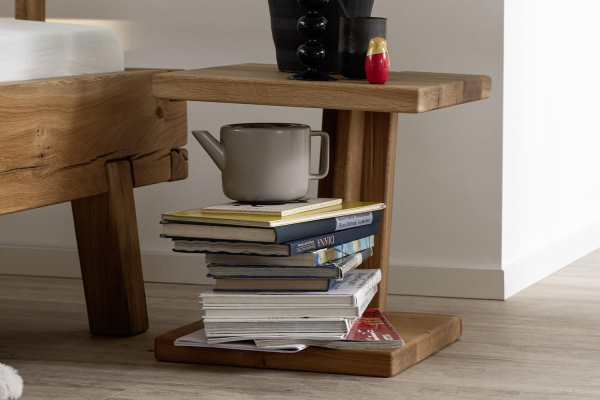 Melor – Table de chevet en chêne massif au design minimaliste