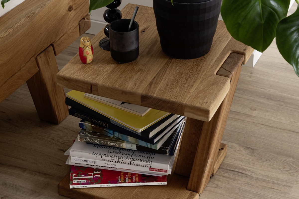 Melor – Table de chevet en chêne massif au design minimaliste