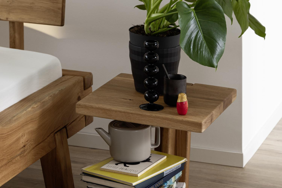 Melor – Table de chevet en chêne massif au design minimaliste