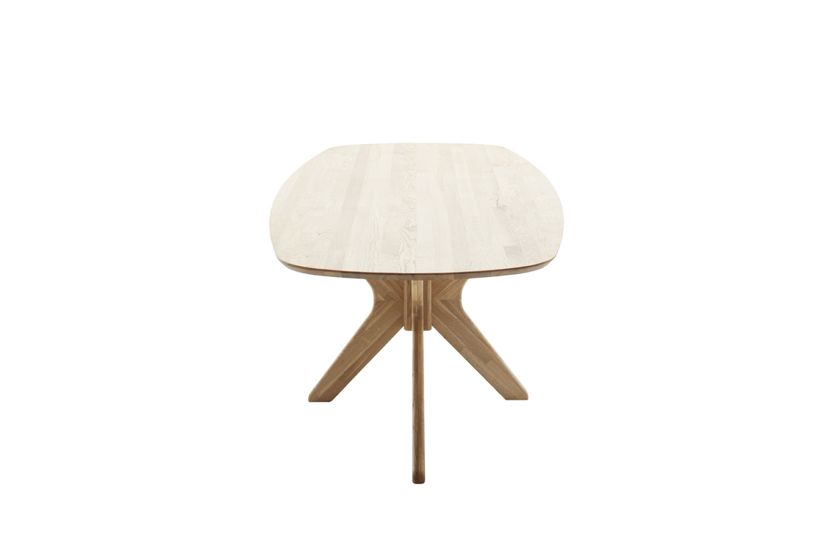 Table en chêne massif avec pieds étoile Jacob – Élégance et design