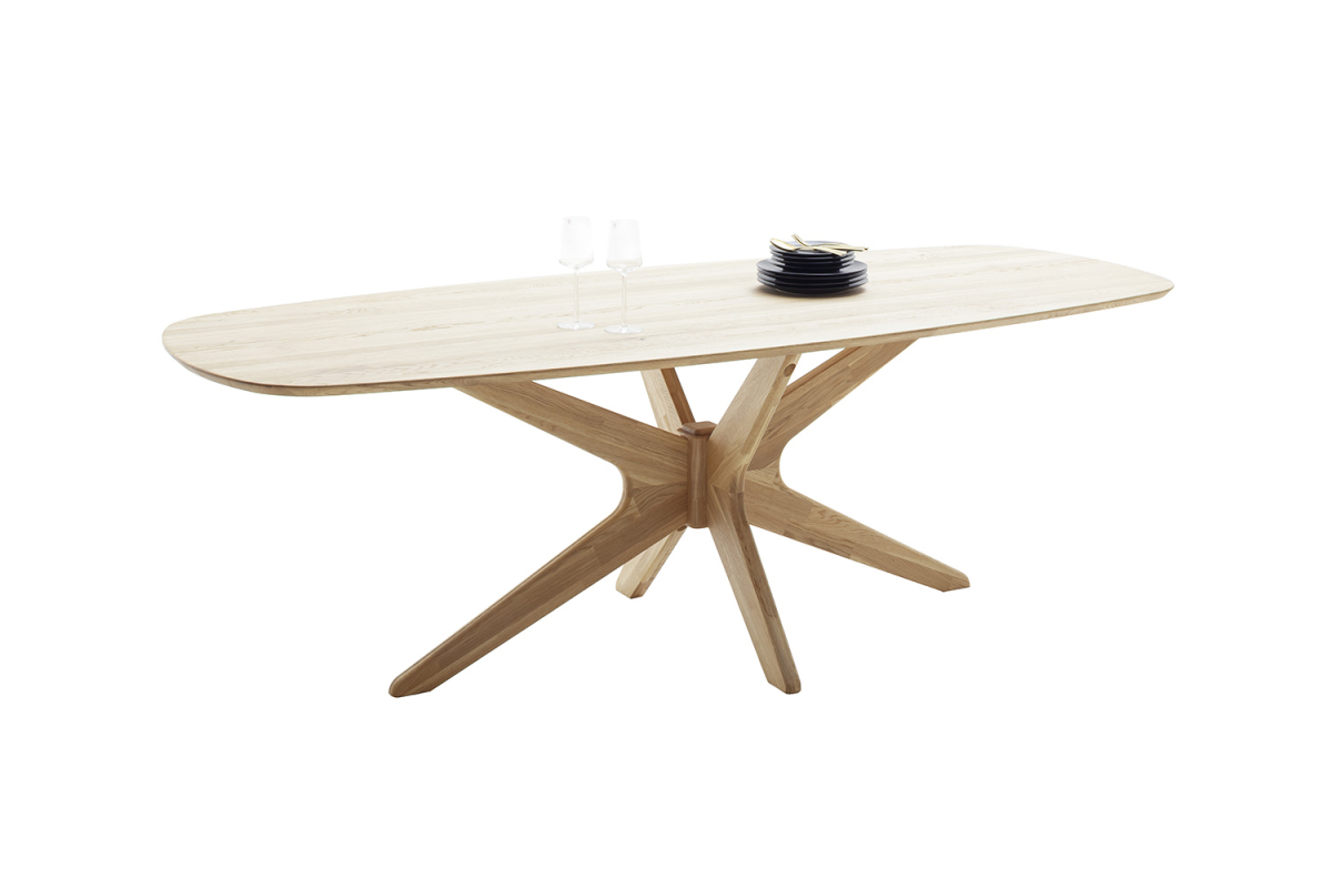 Table en chêne massif avec pieds étoile Jacob – Élégance et design