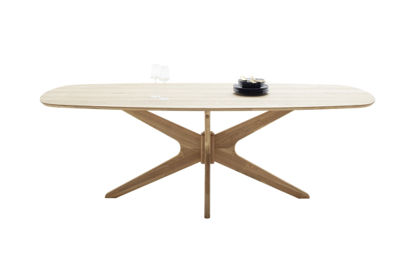 Table en chêne massif avec pieds étoile Jacob – Élégance et design