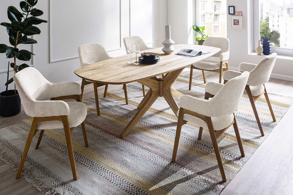 Table en chêne massif avec pieds étoile Jacob – Élégance et design