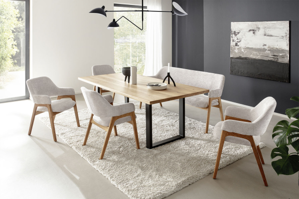 Table en chêne massif et pieds U en acier – Modernité élégante
