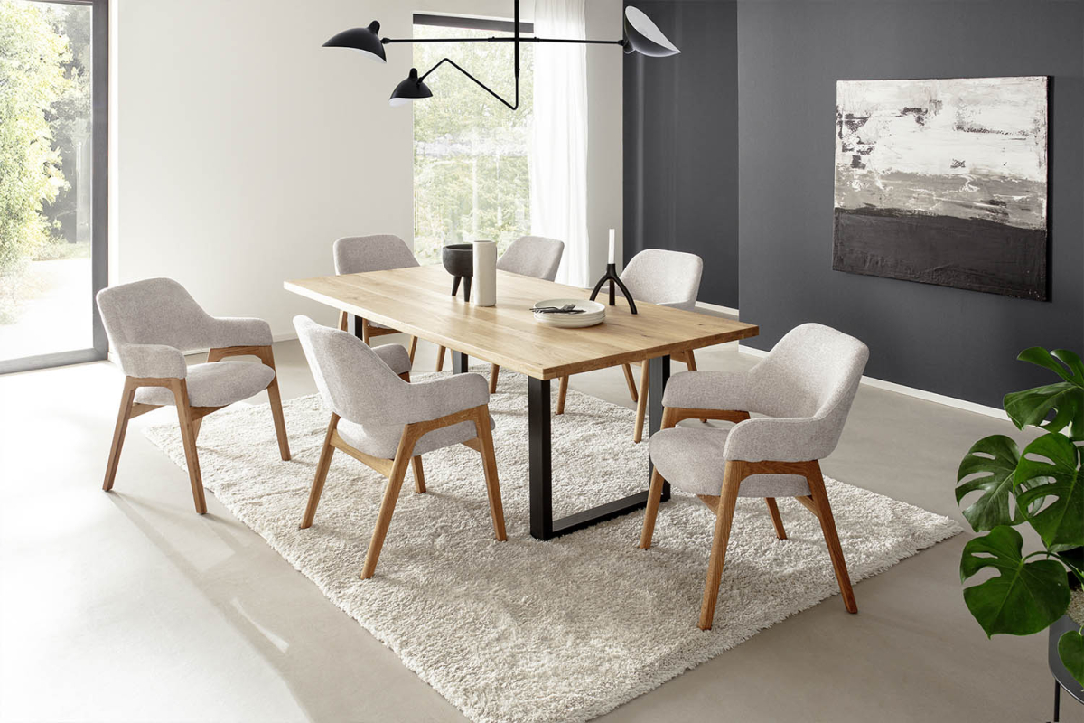 Table en chêne massif et pieds U en acier – Modernité élégante