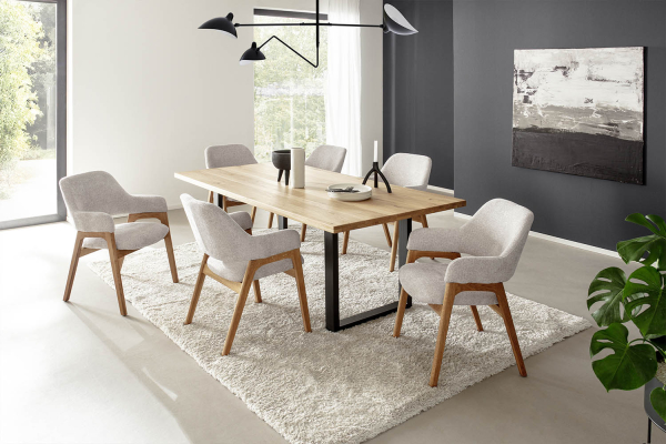 Table en chêne massif et pieds U en acier – Modernité élégante