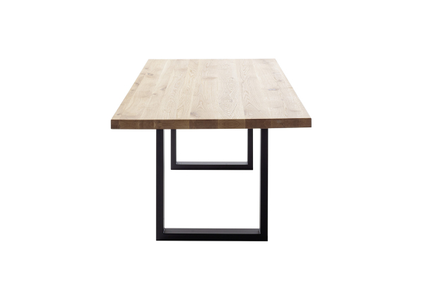 Table en chêne massif et pieds U en acier – Modernité élégante