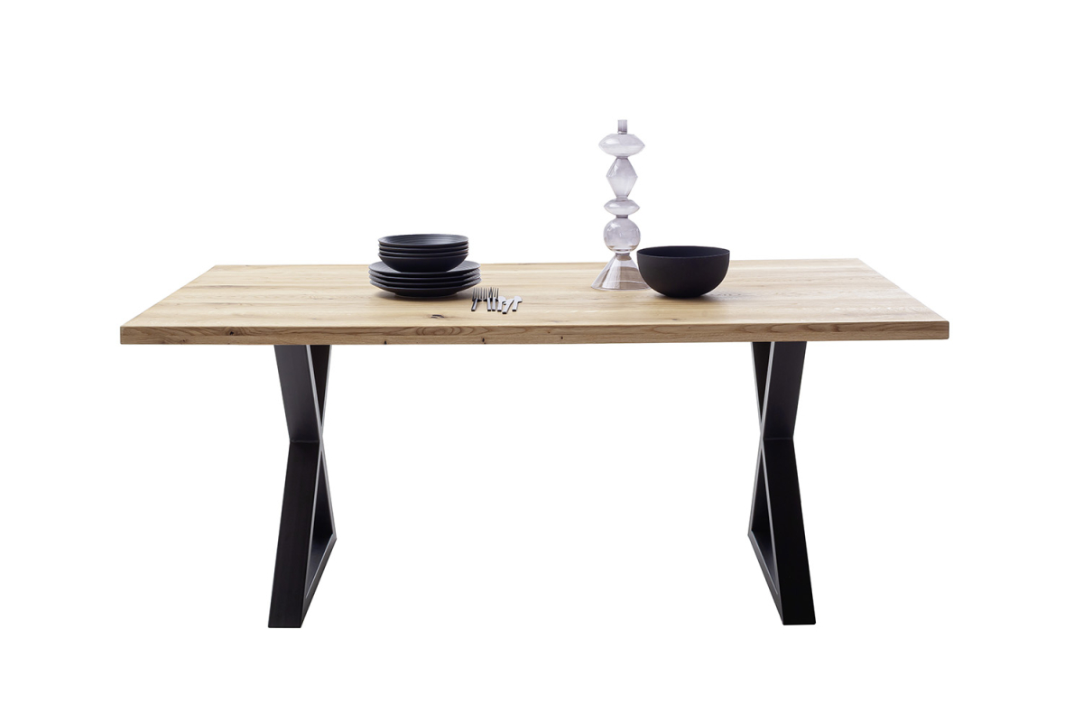 Table en chêne massif et pieds X en acier | Élégance & robustesse