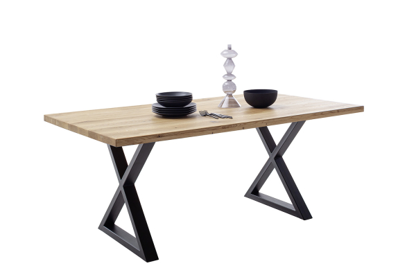 Table en chêne massif et pieds X en acier | Élégance & robustesse