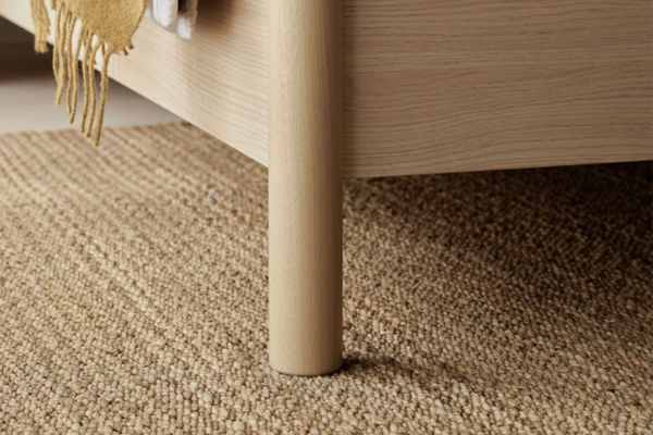 Lit coffre avec tête de lit inclinée Naya – Design, confort et espace