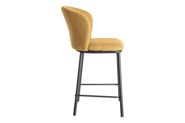Tabouret haut en tissu et pied métal Sorren – Élégance et confort