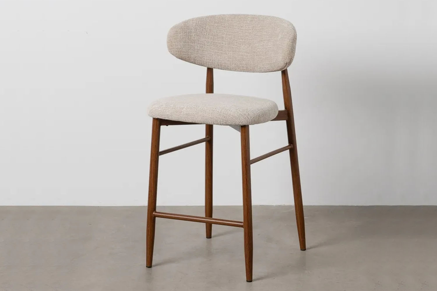 Tabouret haut 65 cm en tissu et pieds métal Milo – Confort et design