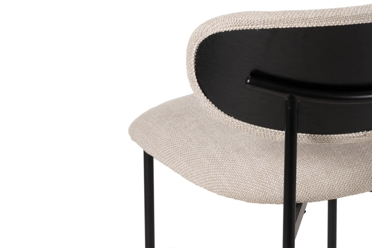 Chaise en tissu avec dossier bois et pieds métal Livia